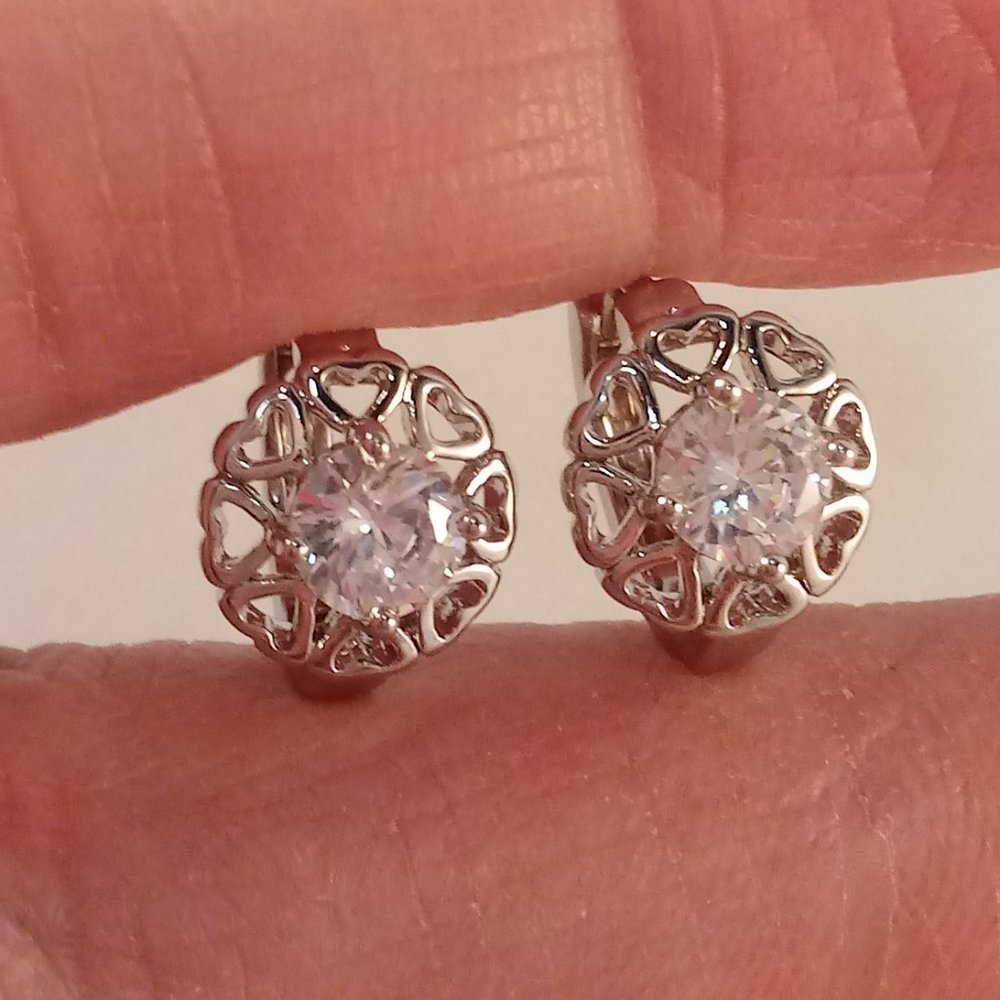 18K White Gold Filled Flower Heart Carved Diamond Topaz Zircon Hoop Earrings